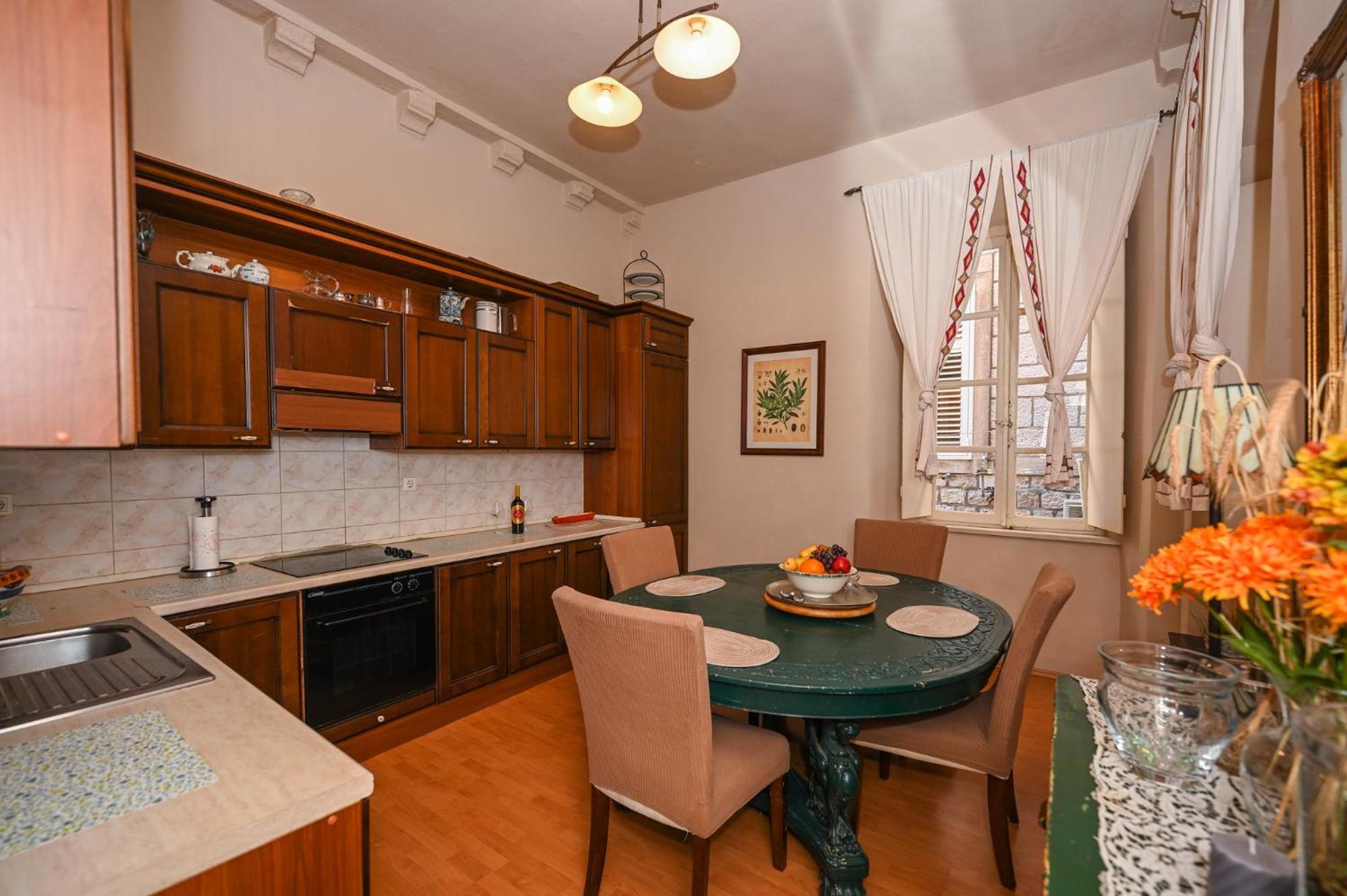 Large Three Bedroom, Center Of Old Town ドゥブロブニク エクステリア 写真